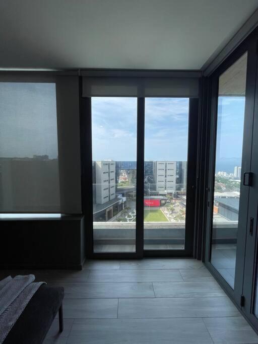 Umhlanga Arch Sea View Apartment Durban